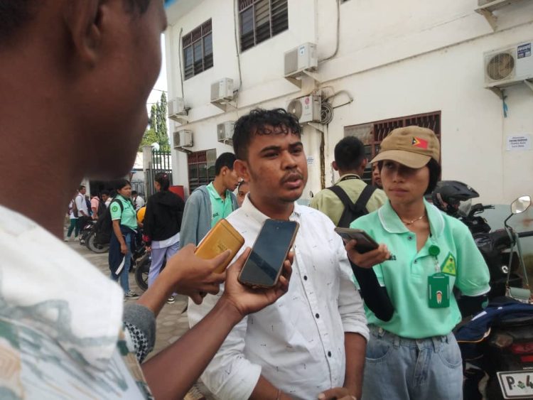 Estudante Hala’o Sosializasaun, Komunidade Moris Saúdavel