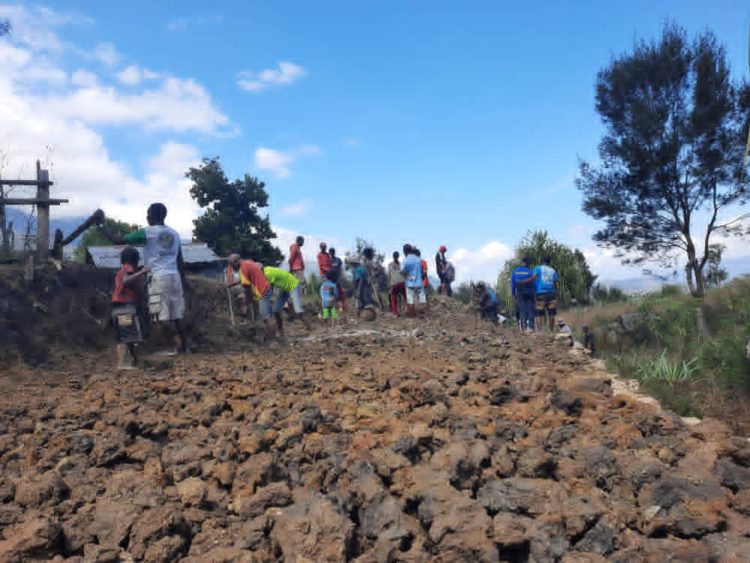 Komunidade 1.242 Voluntariu Loke Estrada