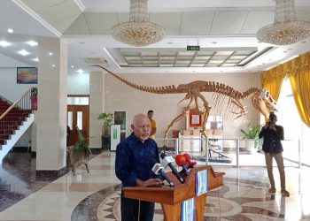 Tenke Trata Joven Ba Rai Liur Ho Dignidade