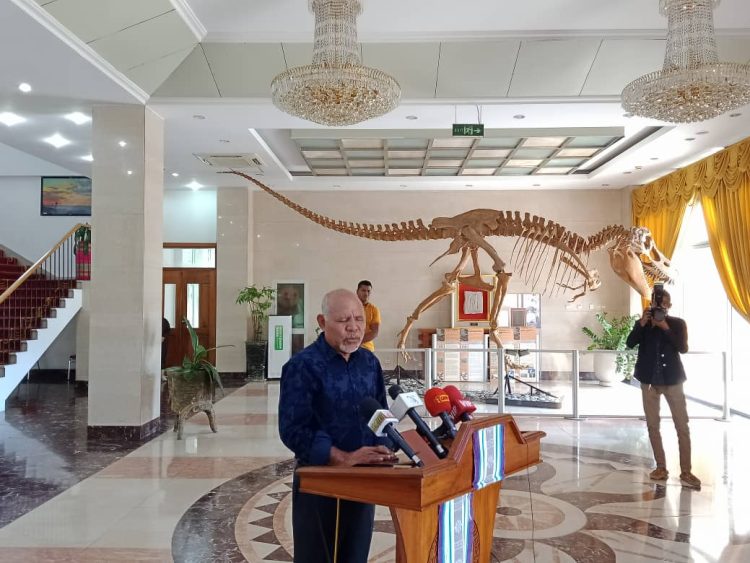 Tenke Trata Joven Ba Rai Liur Ho Dignidade