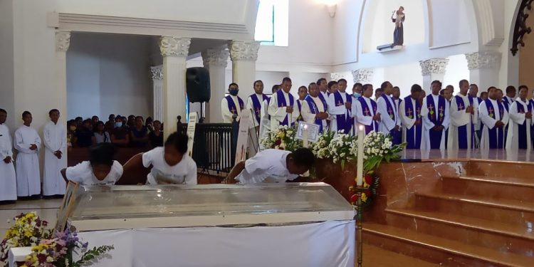 Pe. Abito Nia Mate Isin Translada Ba Katedrál