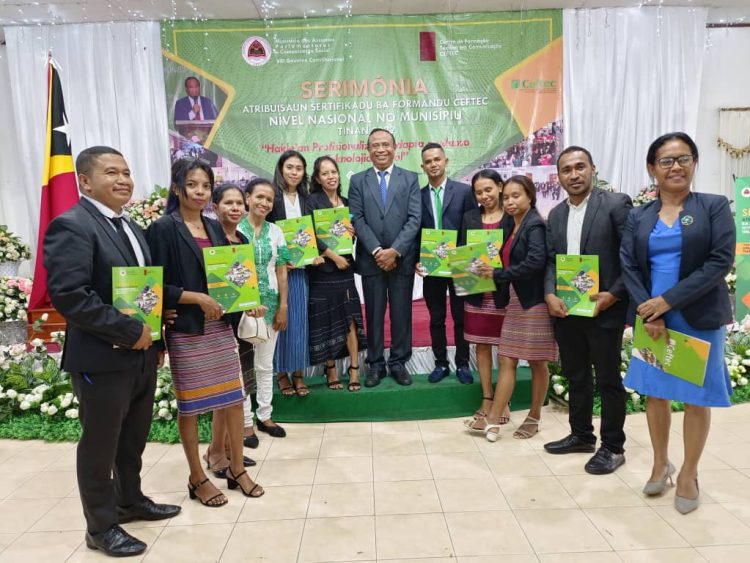 MAPKOMS Distribui Sertifikadu Ba Formandu Ceftec Tinan 2022