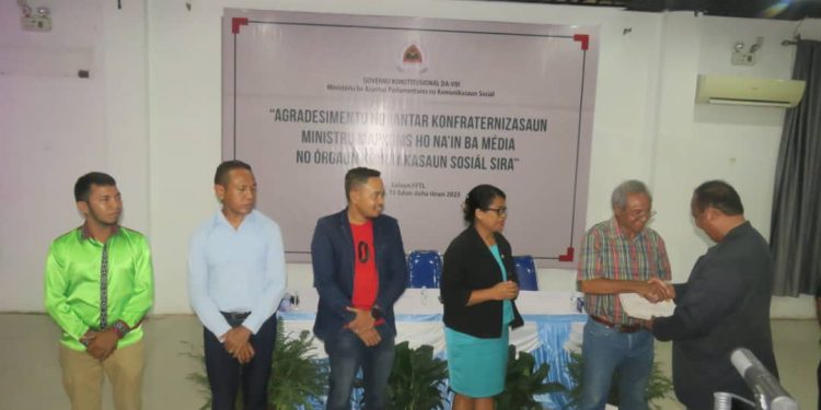 Mapkoms Distribui Sertifikadu Apresiasaun  Ba Orgaun Komunikasaun Sosiál