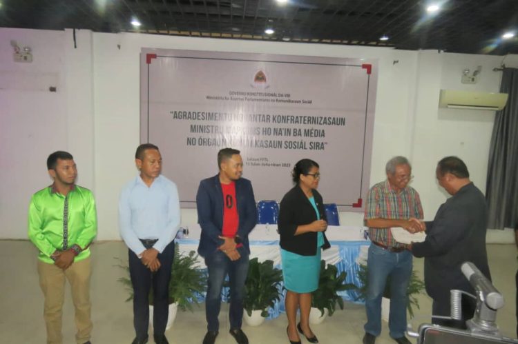 Mapkoms Distribui Sertifikadu Apresiasaun  Ba Orgaun Komunikasaun Sosiál