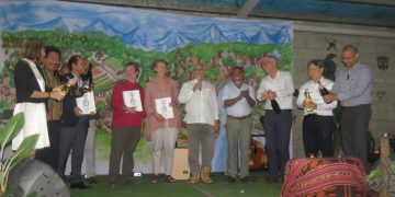 Livru Tropical Permaculture Guidebook Hetan Lansa