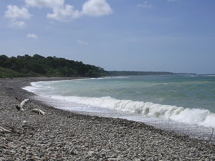 Maioria Inan Isin Rua Partus Iha Uma, Komunidade Lamenta Estrada Aat