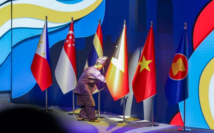 Bandeira Timor-Leste Ofisial Hamrik Iha ASEAN, PM Xanana Hamonu Matawen