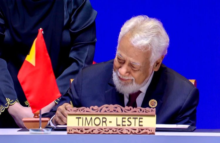 Bandeira Timor-Leste Ofisial Hamrik Iha ASEAN, PM Xanana Hamonu Matawen